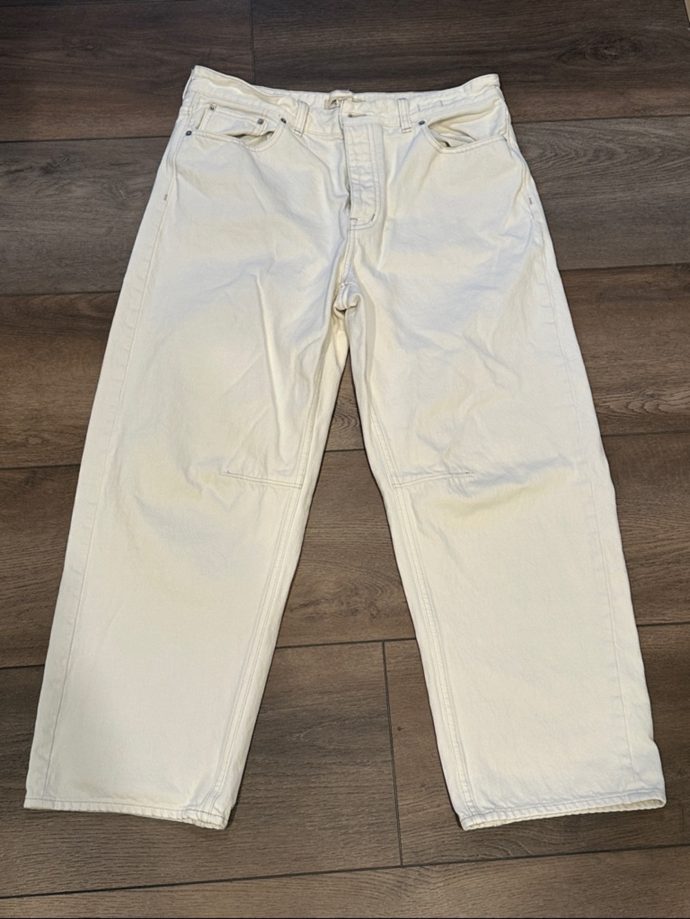 Madewell Off-White the Darted Barrel-Leg Jeans - Picture 7 of 11